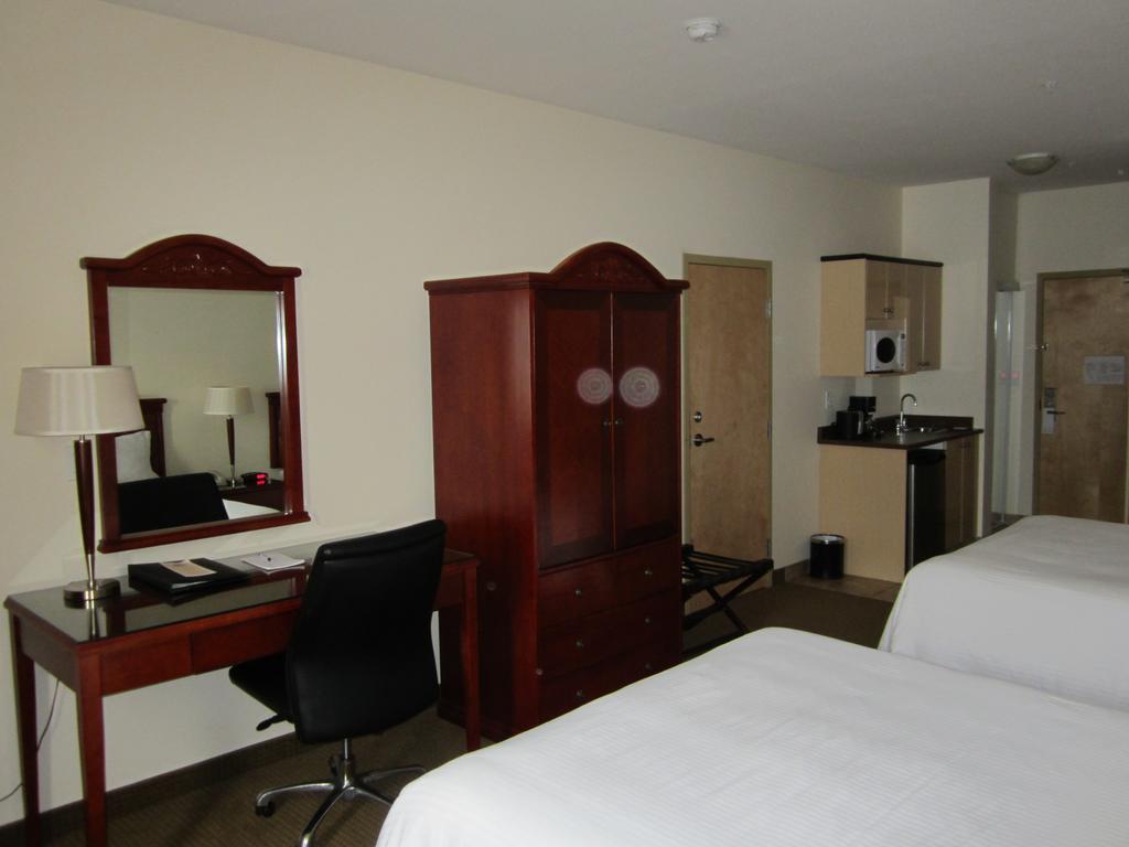 Trend Mountain Hotel & Conference Centre Tumbler Ridge Habitación foto