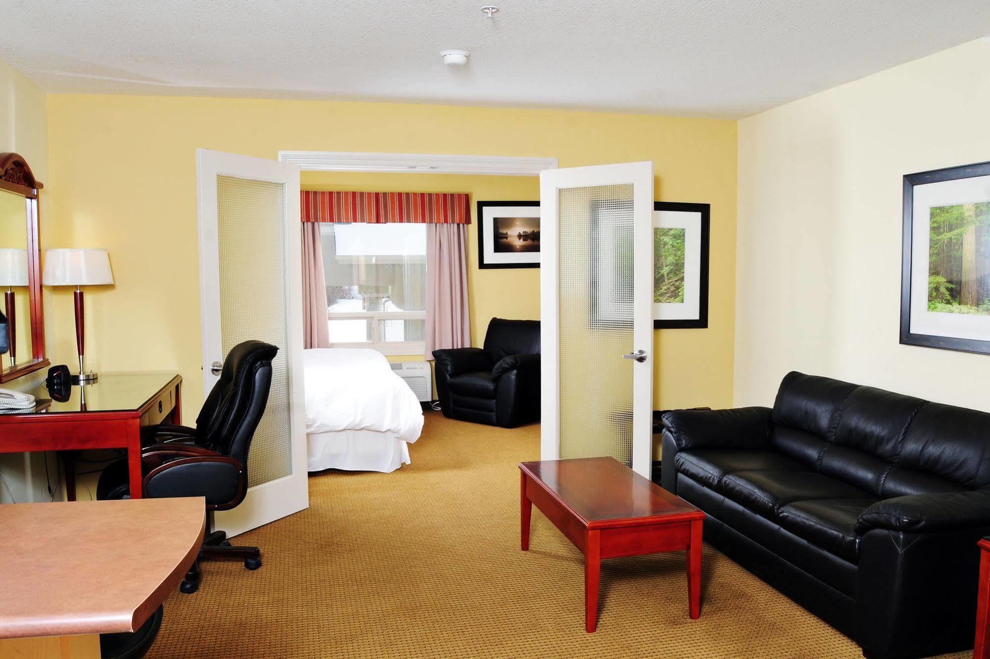 Trend Mountain Hotel & Conference Centre Tumbler Ridge Habitación foto