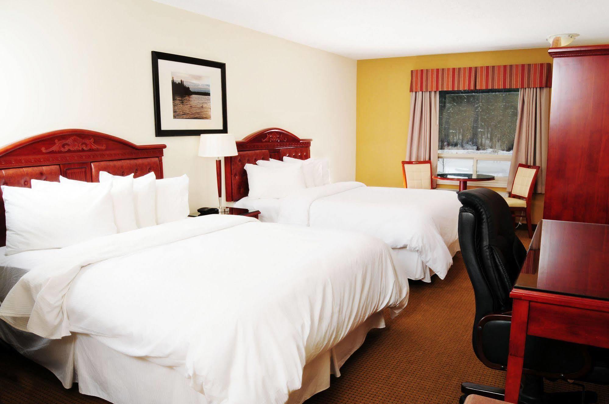 Trend Mountain Hotel & Conference Centre Tumbler Ridge Habitación foto
